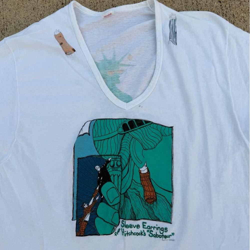 Vintage 80s hitchcock saboteur art tee V Neck XL RARE